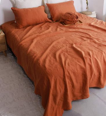Crea una camera da letto confortevole con il nostro set di lenzuola 100% francese per tutte le stagioni