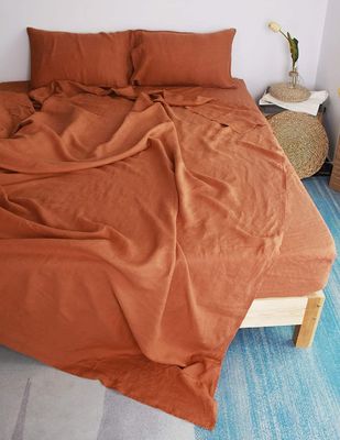 Crea una camera da letto confortevole con il nostro set di lenzuola 100% francese per tutte le stagioni