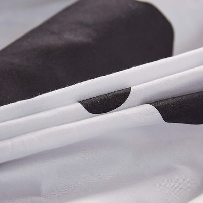 Set di lenzuola da mucca a grandezza naturale 4PCS 1800 Numero di fili Lenzuola da mucca bianca nera con tasche profonde
