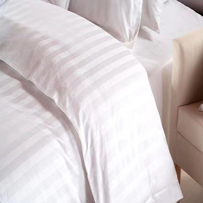 Comodo poliestere spazzolato hotel lenzuola da letto e coperta set dimensioni personalizzate